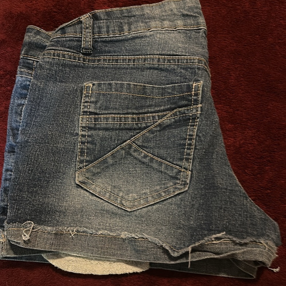 LEI Shorts